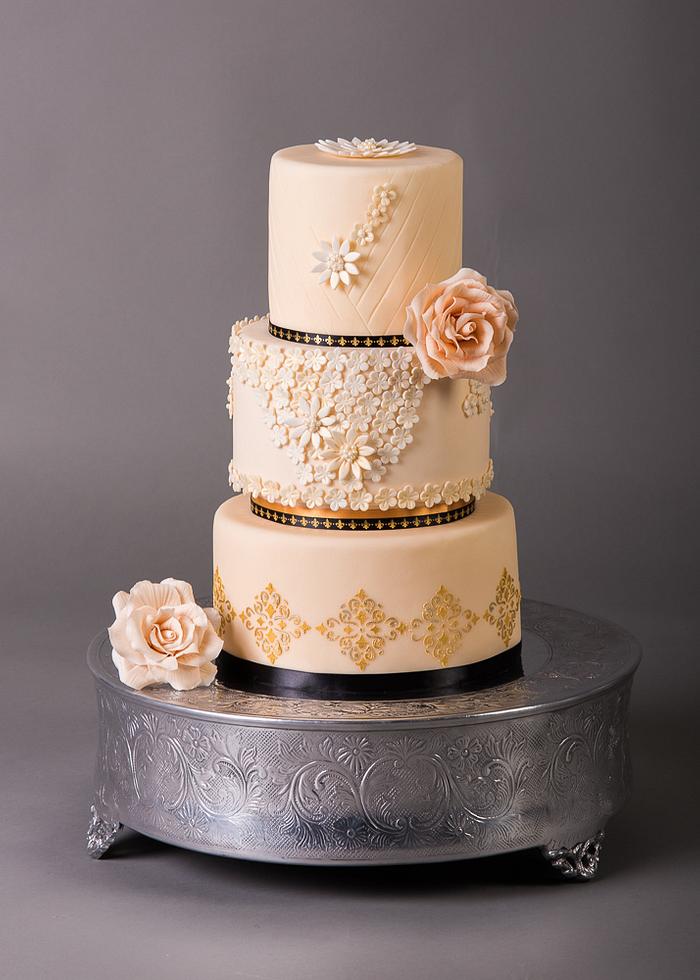 Romantic wedding  cake  