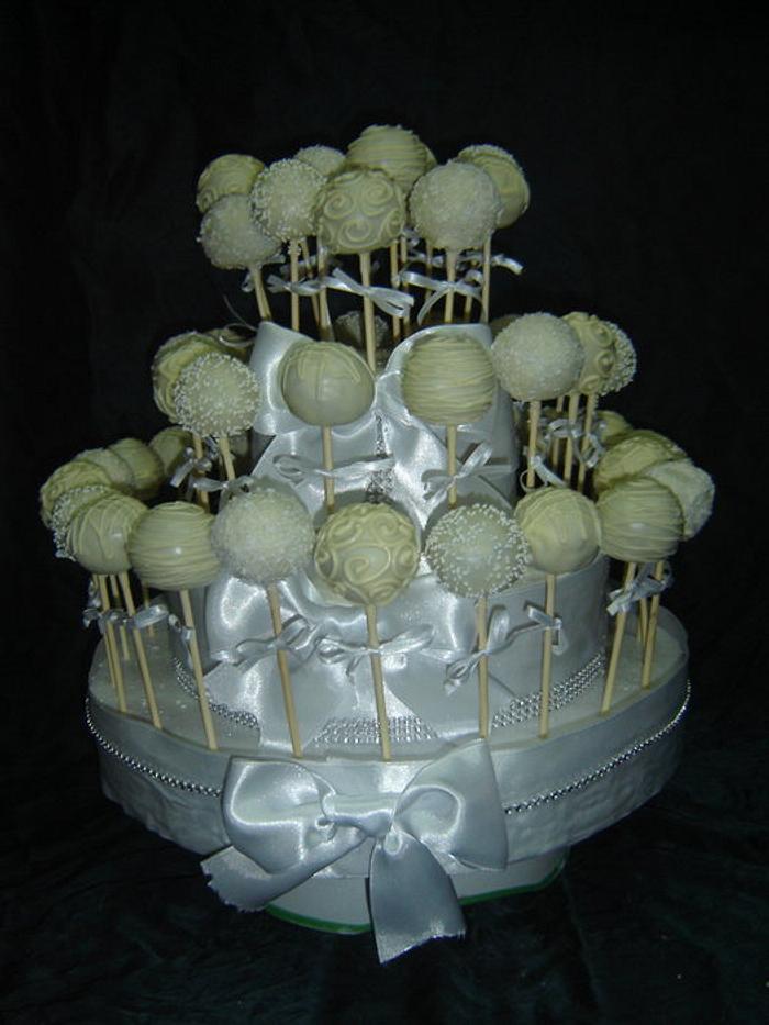 White Wedding Cakepops