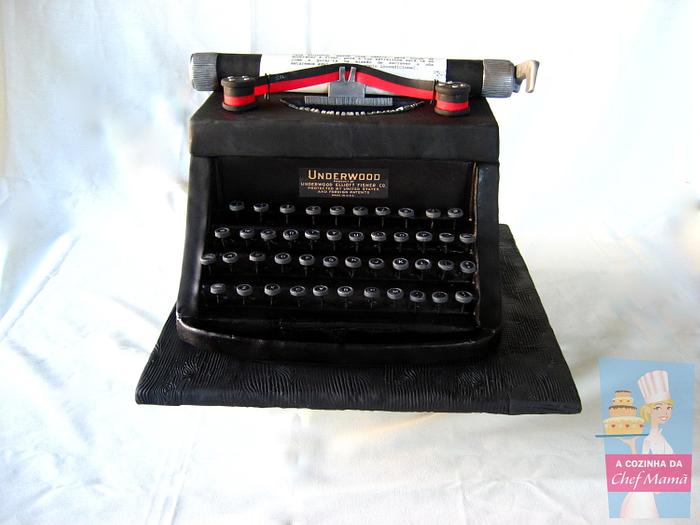 Vintage typewriter cake