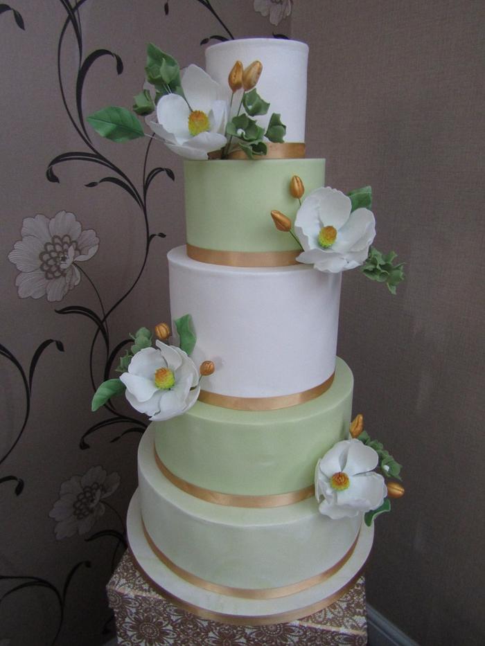 White & green wedding cake