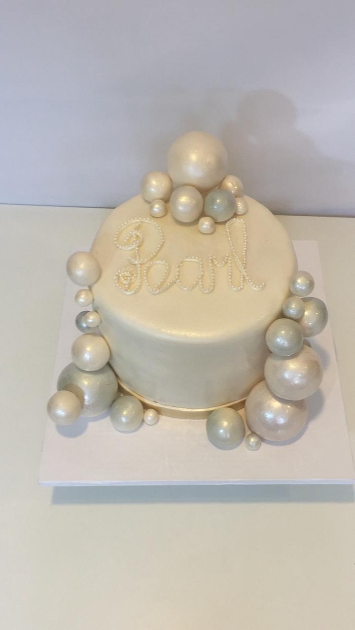 Baby pearl cake