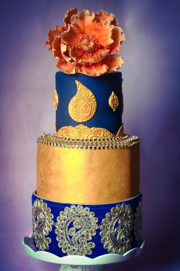 Navy blue and vintage good wedding cake 