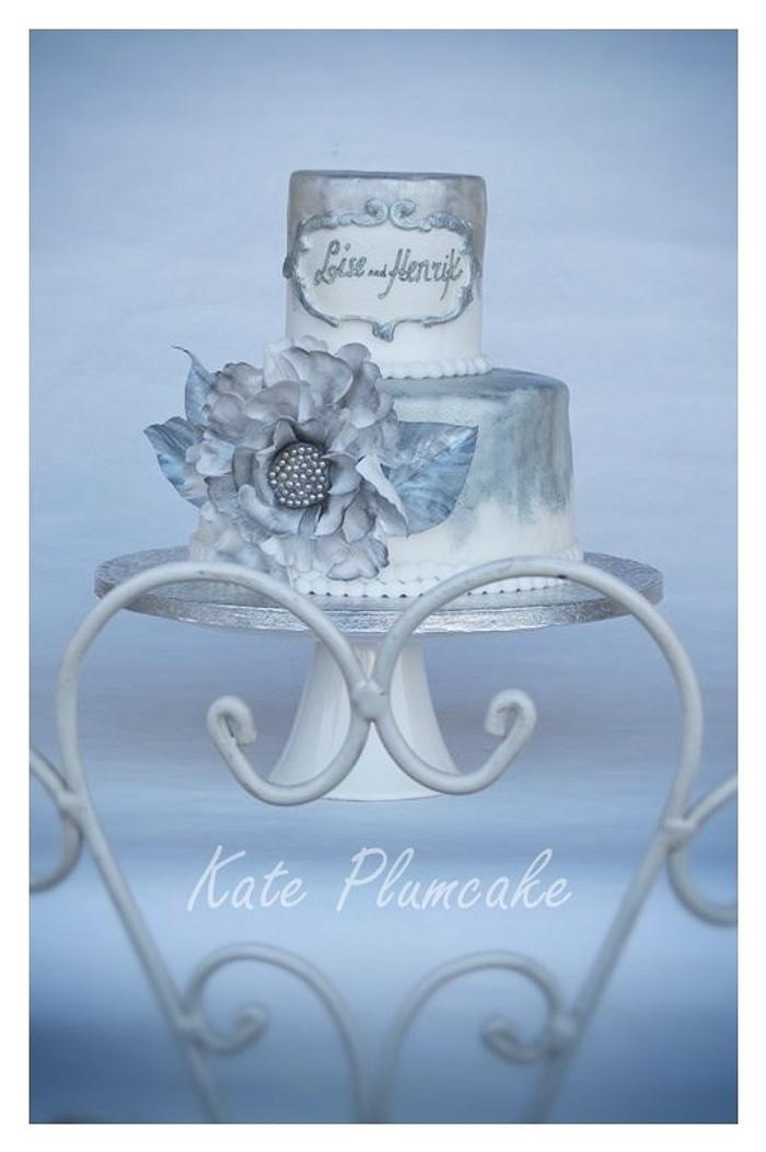 Silver wedding cake