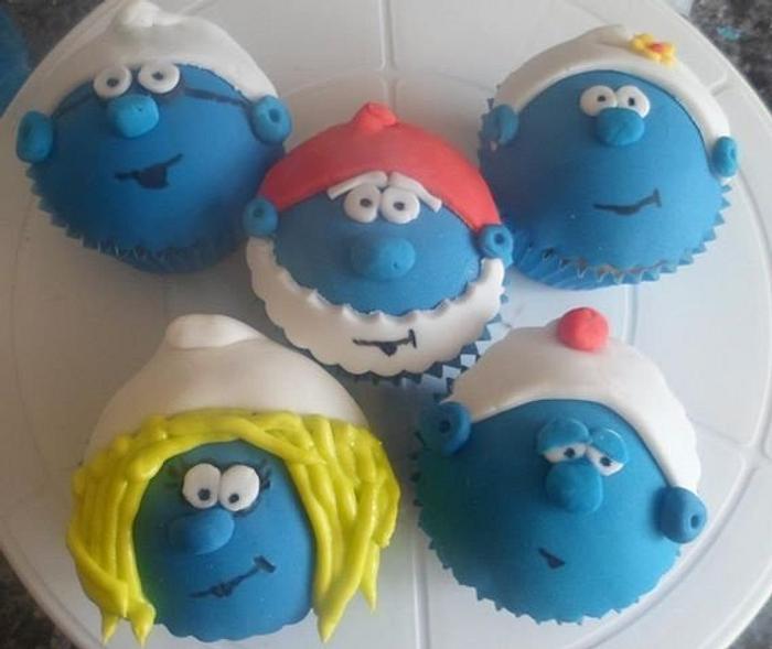 Smurf fondant top cupcakes