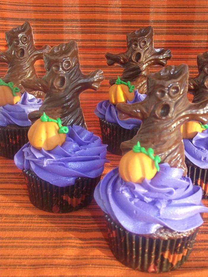 Spooky Tree Cupcakes!