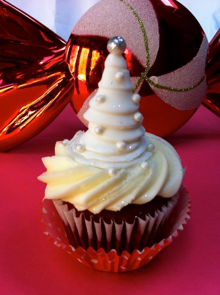 Red Velvet Holiday Cupcakes