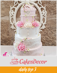 Shabby Chic/Romantic wedding cake 