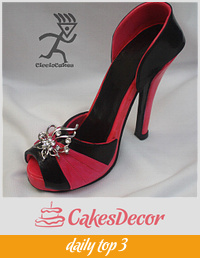 Pink Sugarpaste Stiletto with Bling
