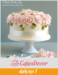 Bed of Roses Wedding Cake
