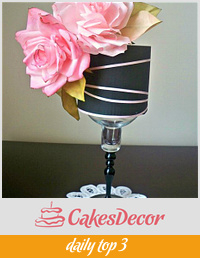 Black and pink roses cake