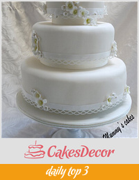 Lace Trimmed Blocked Hydrangea Wedding Cake