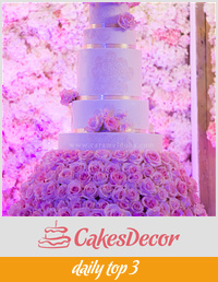 Roses n Laces Wedding Cake