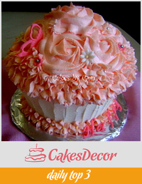Vanilla Buttercream Rose Swirl Giant Cupcake