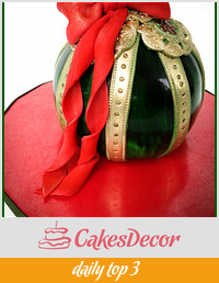 Green and Gold Christmas Tree Ornament Cake