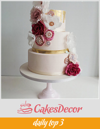 Glamorous wedding cake