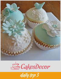 Cupcakes by Love is Cake