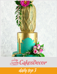 Gold Metallic Wedding Cake 