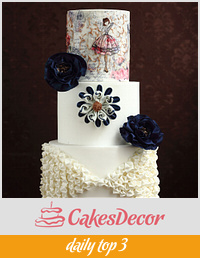 WHITE& NAVY BLUE WEDDING CAKE