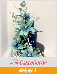 Winter Poinsettia Wedding Cake