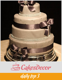 grey silver weddingcake