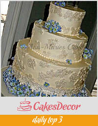 Vintage Lace and Hydrandea Wedding cake