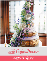 Purple Sugar Flower Wedding Cake I Spring Wedding Cake