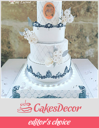 Luminous wedding cake 