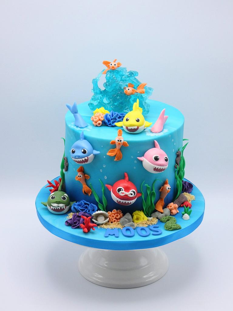 Baby shark cake 6