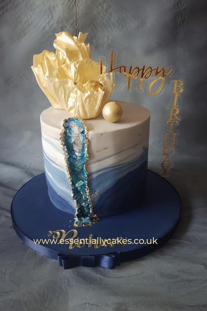 Blue geode - Cake by Essentially Cakes - CakesDecor