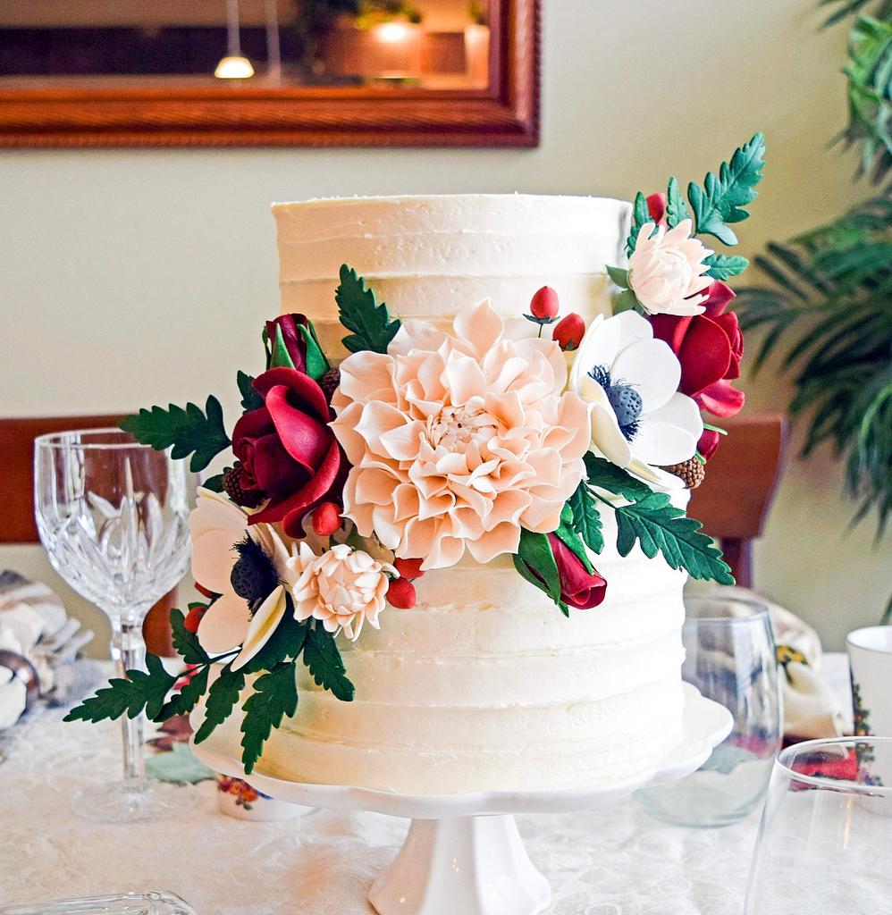 Beautiful White Burgundy Wedding Cake Flowers Stock Photo 2174267 |  Shutterstock