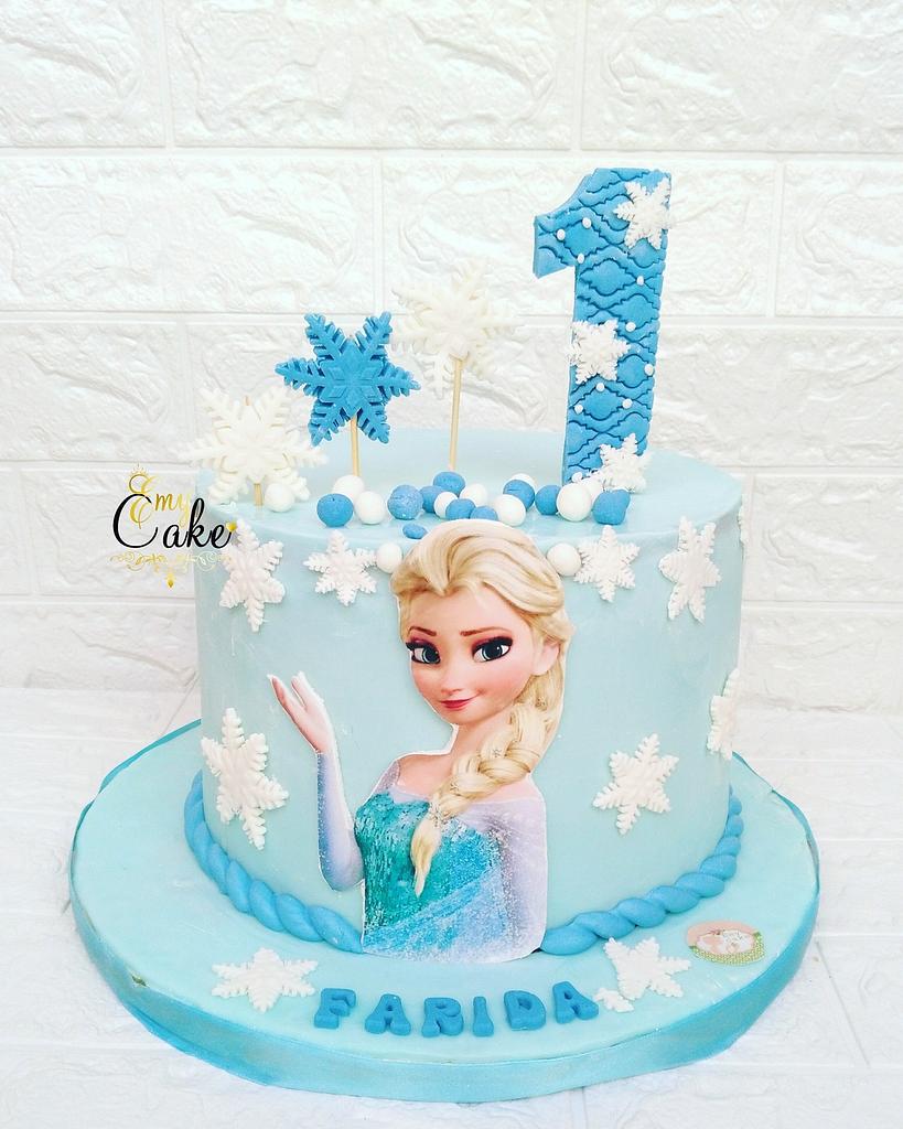 Single tier Frozen castle cake - Cakes By Nadia Glasgow | Facebook