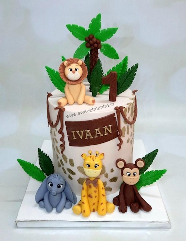 Jungle Theme Birthday Cake for Baby Boy on His 1st Birthday Party Stock  Image - Image of giraffe, lion: 157926645
