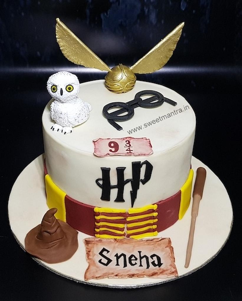 Harry Potter theme customised fondant cake - Decorated - CakesDecor