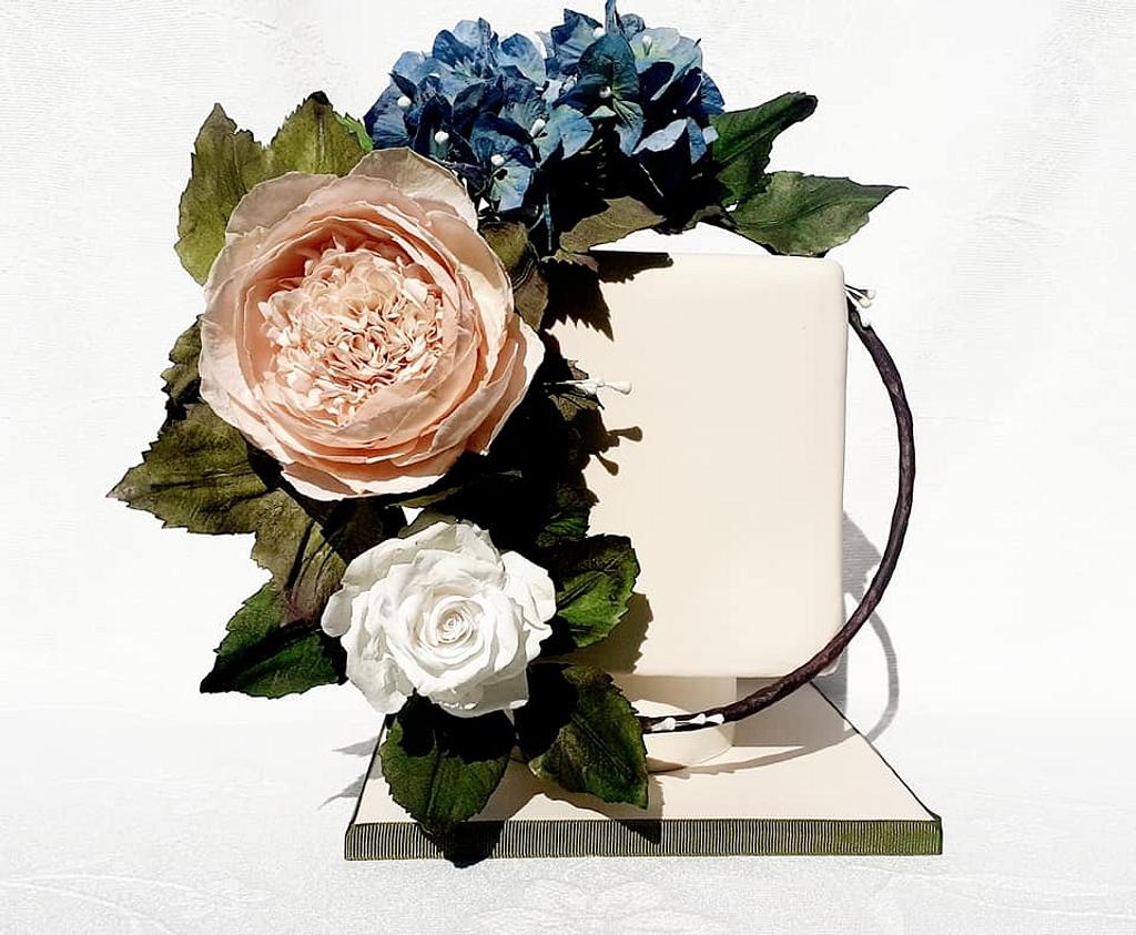 my wafer paper flowers cake - Cake by Nicole Veloso - CakesDecor