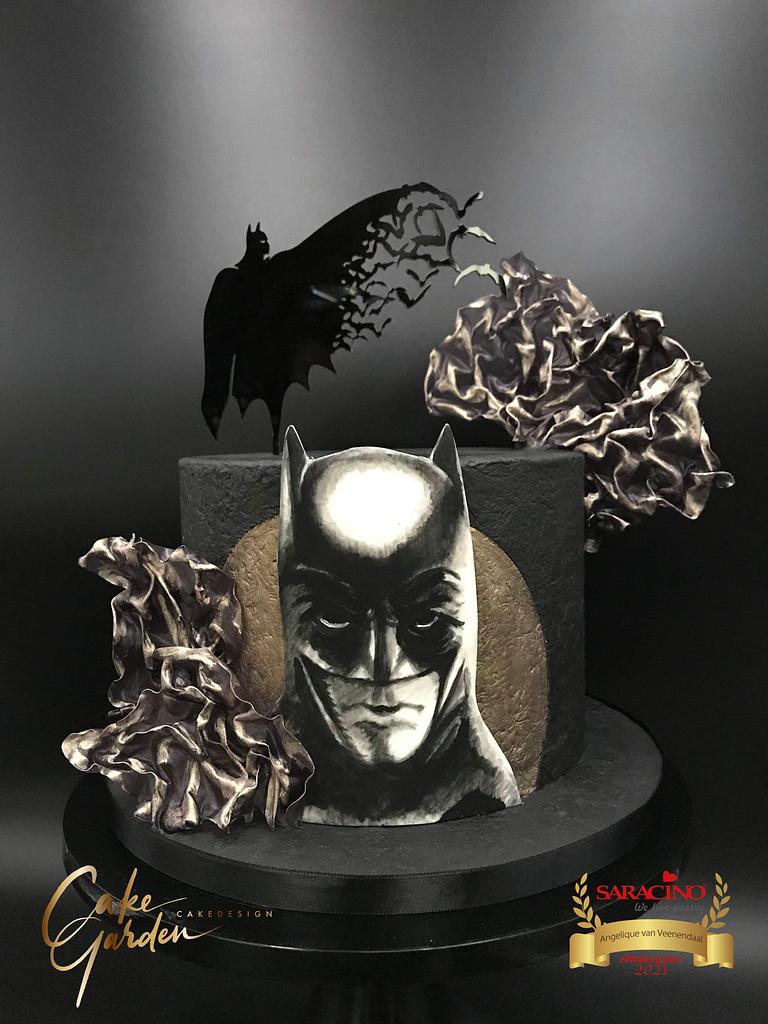Batman cake - Decorated Cake by Cake Garden - CakesDecor