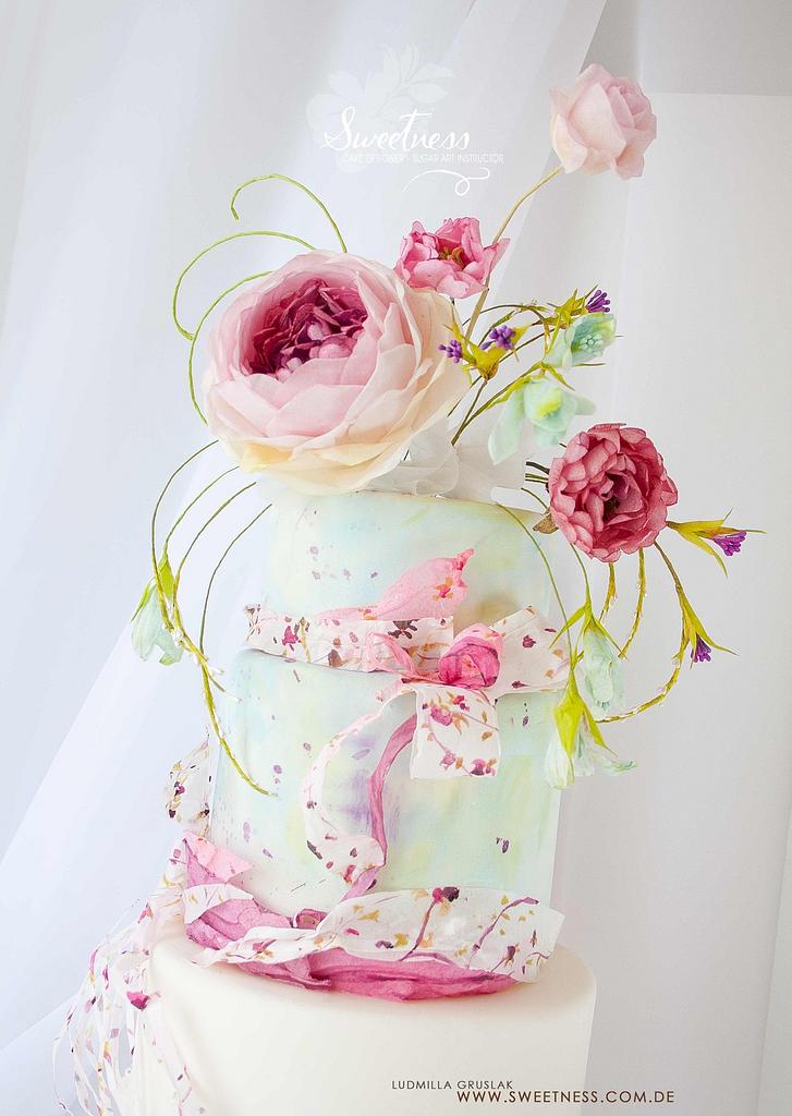 Delicate Floral Cake - Cake By Ludmilla Gruslak - Cakesdecor