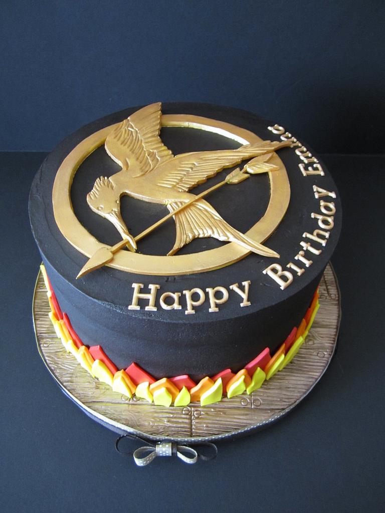 Hunger Games-Catching Fire - Decorated Cake by Petit cali - CakesDecor