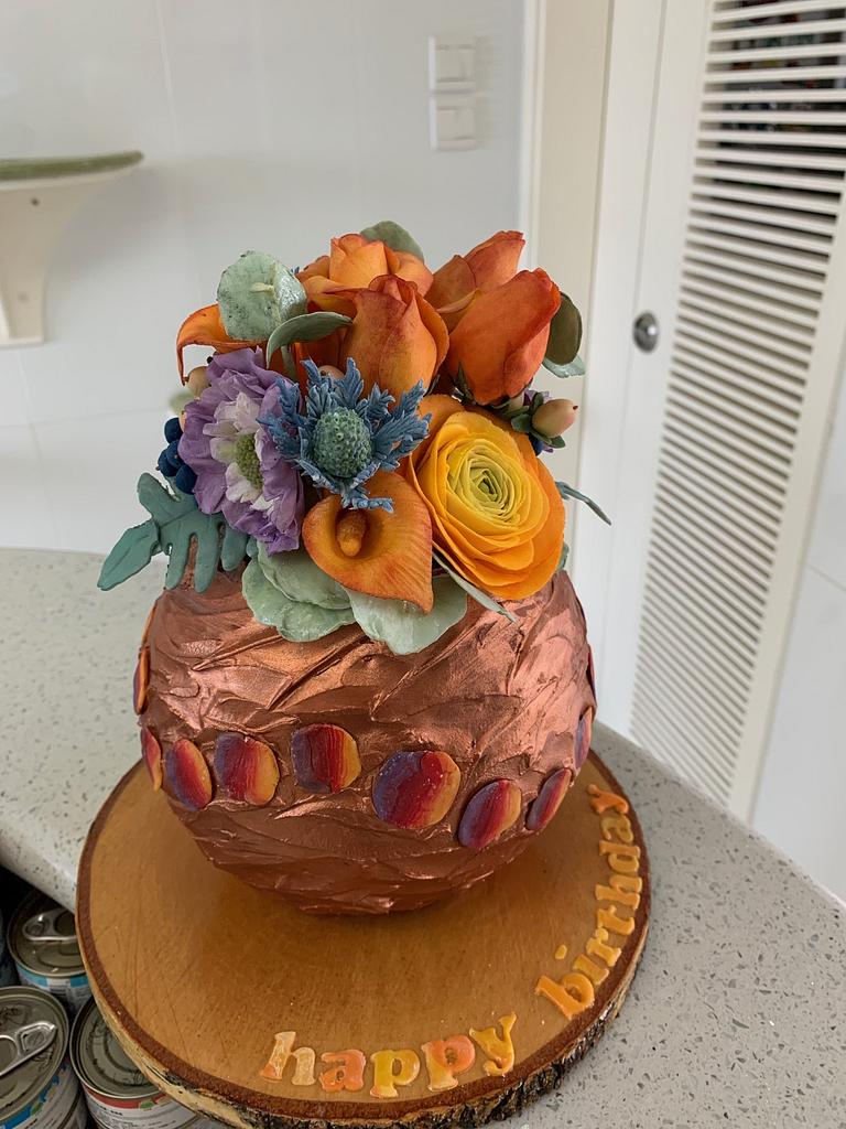 vase cake with flowers Cake by alek0 CakesDecor
