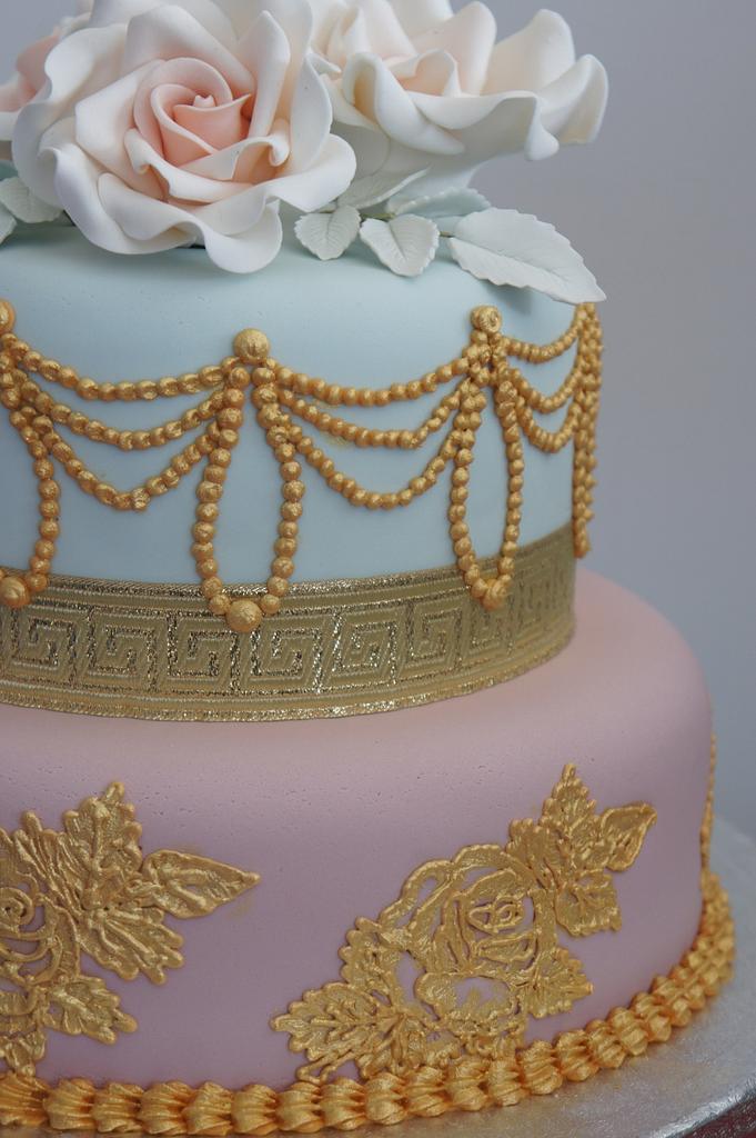 Vintage cake - Cake by Maja Brookes - CakesDecor