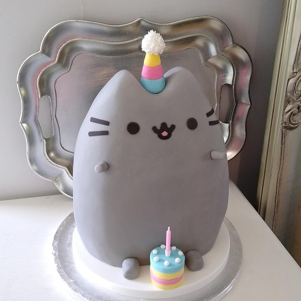 Pusheen Cake - Cake by Klis Cakery - CakesDecor