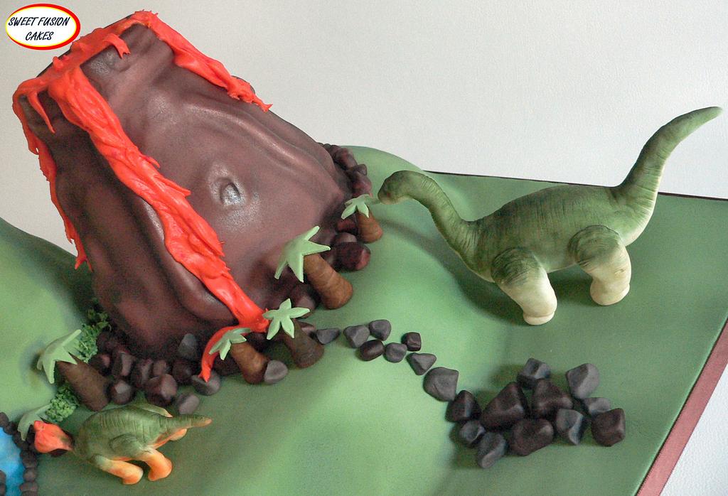 Dinosaur Cake - Cake by Sweet Fusion Cakes (Anjuna) - CakesDecor