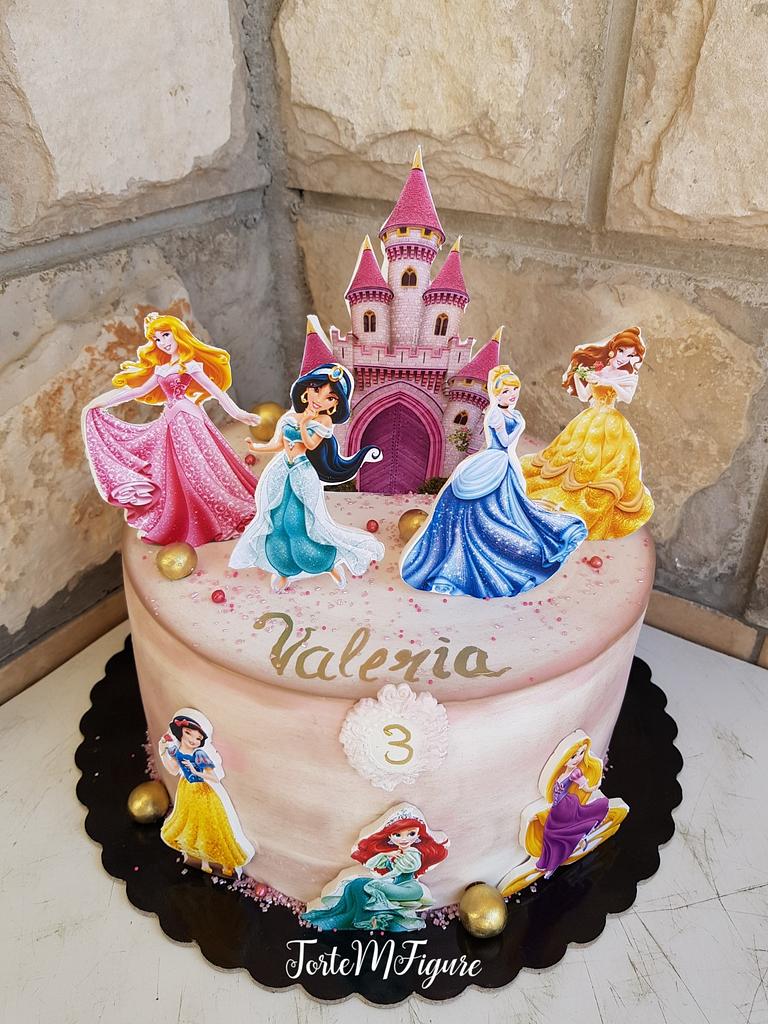 Disney princess cake - Decorated Cake by TorteMFigure - CakesDecor