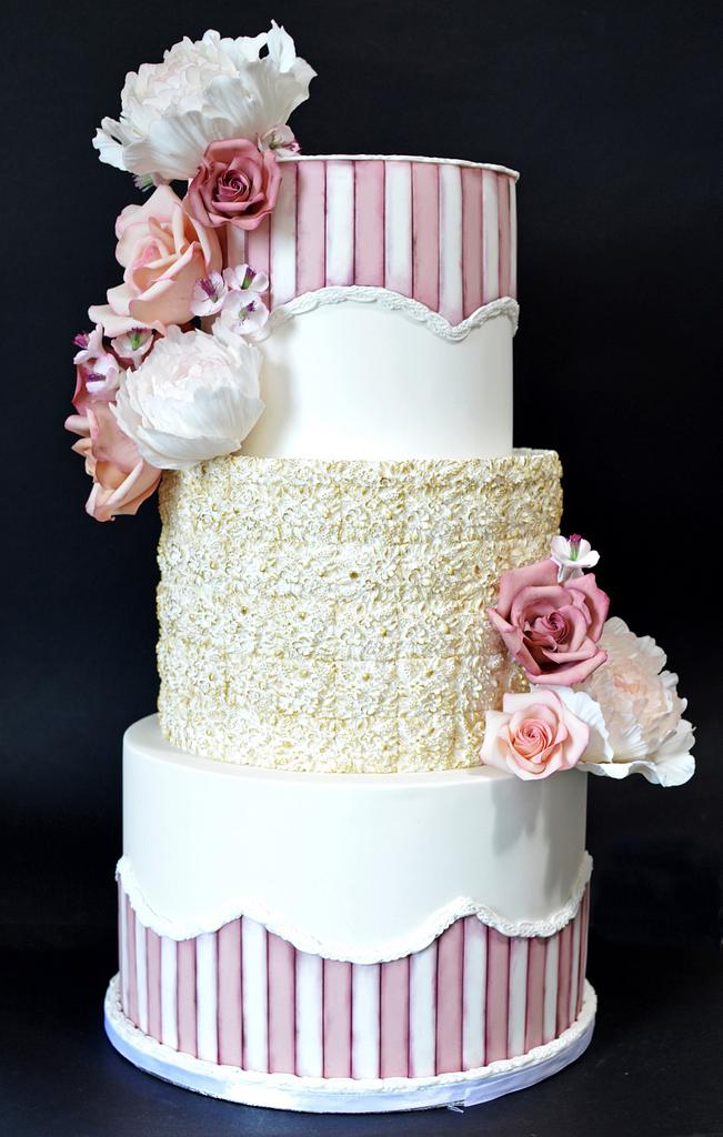 Vintage Wedding Cake - Cake By Delice - Cakesdecor