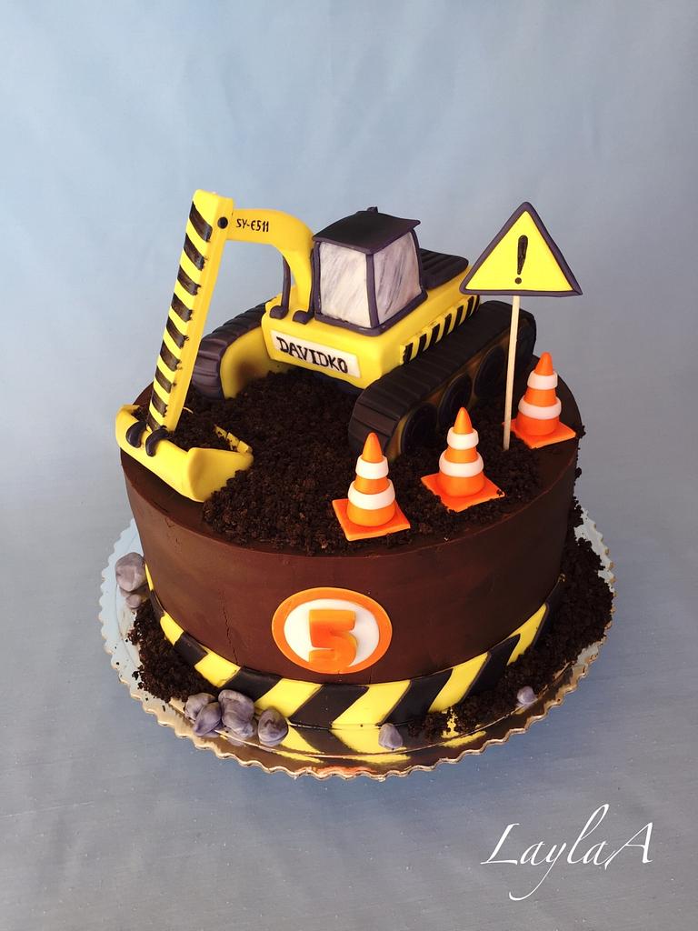 Excavator birthday cake - Cake by Layla A - CakesDecor