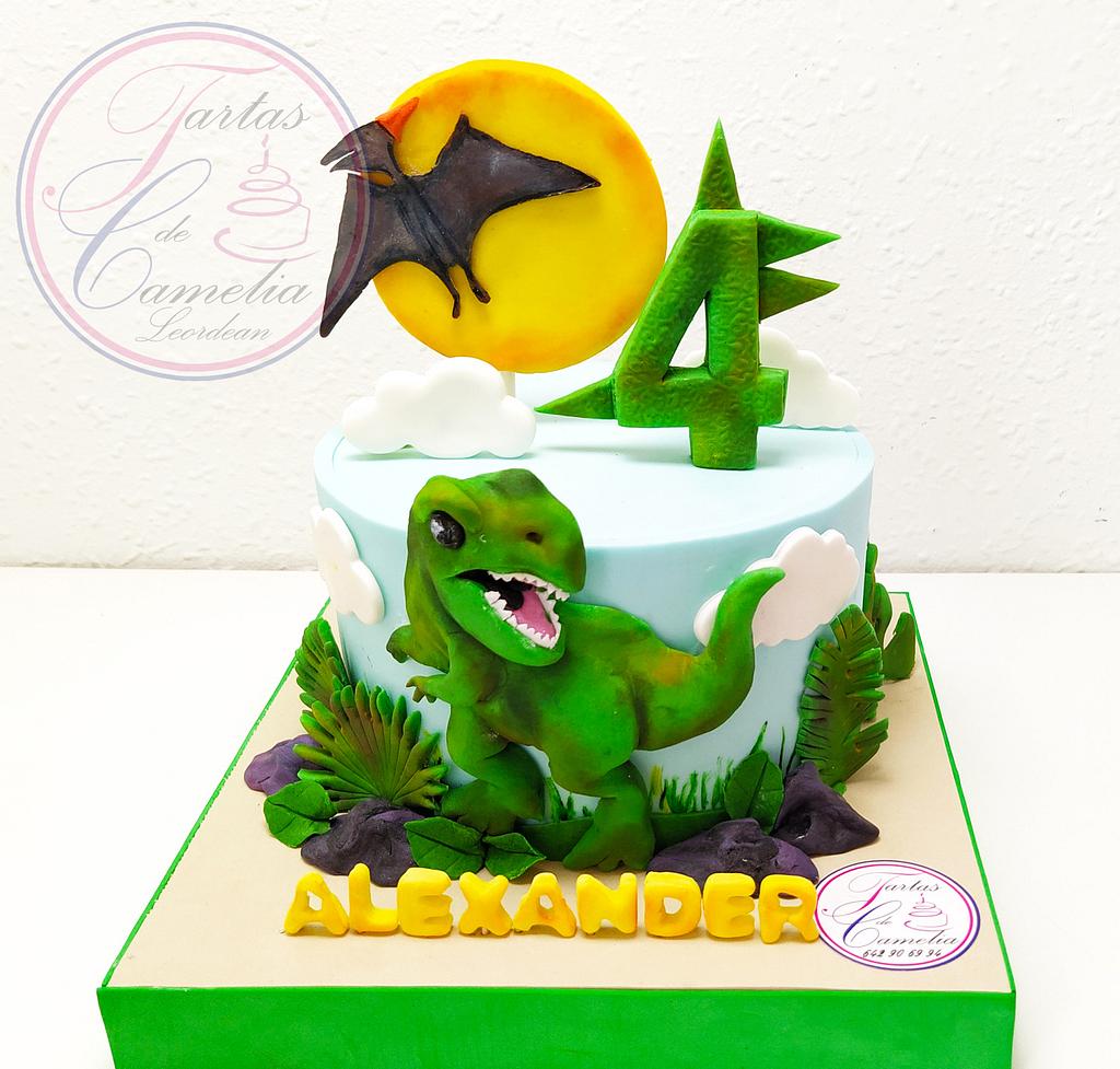 TARTA DINOSAURIO - Decorated Cake by Camelia - CakesDecor