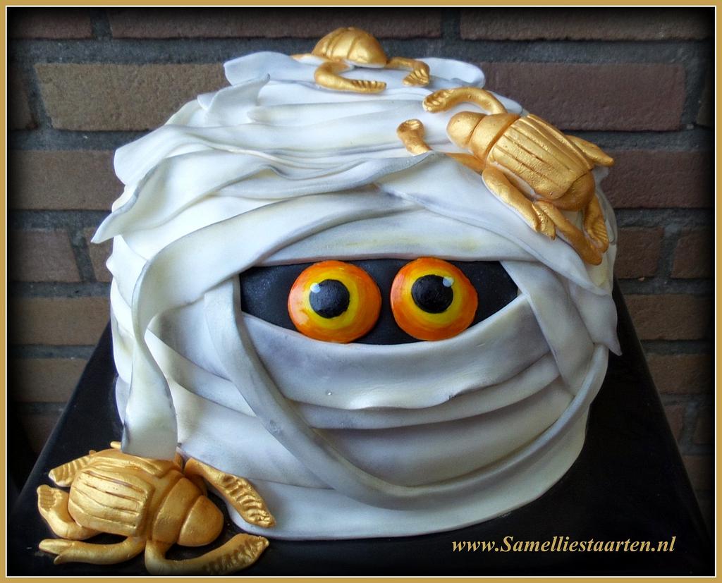 How to Make a Spooky Mummy Cake with Video - The Bearfoot Baker