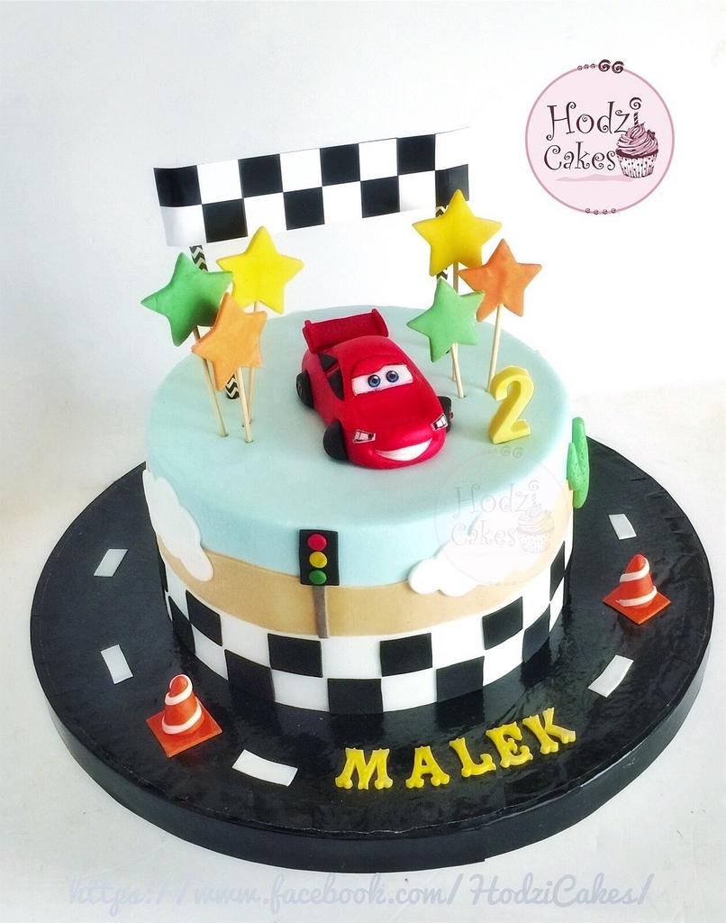 Cars Lightning Mcqueen Cake - Cake by Hend Taha-HODZI - CakesDecor