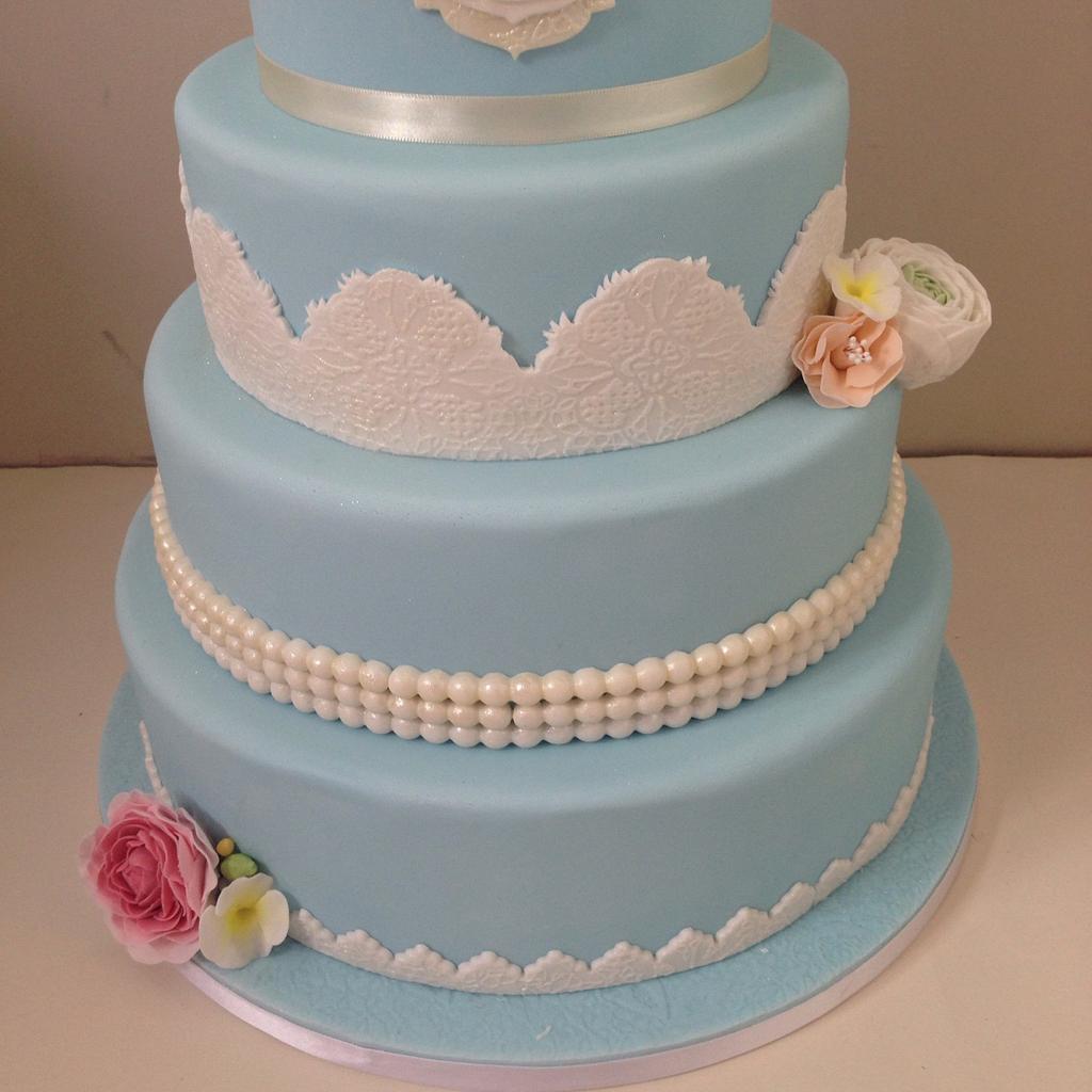 Wedgwood blue wedding cake - Cake by Gaynor's Cake - CakesDecor