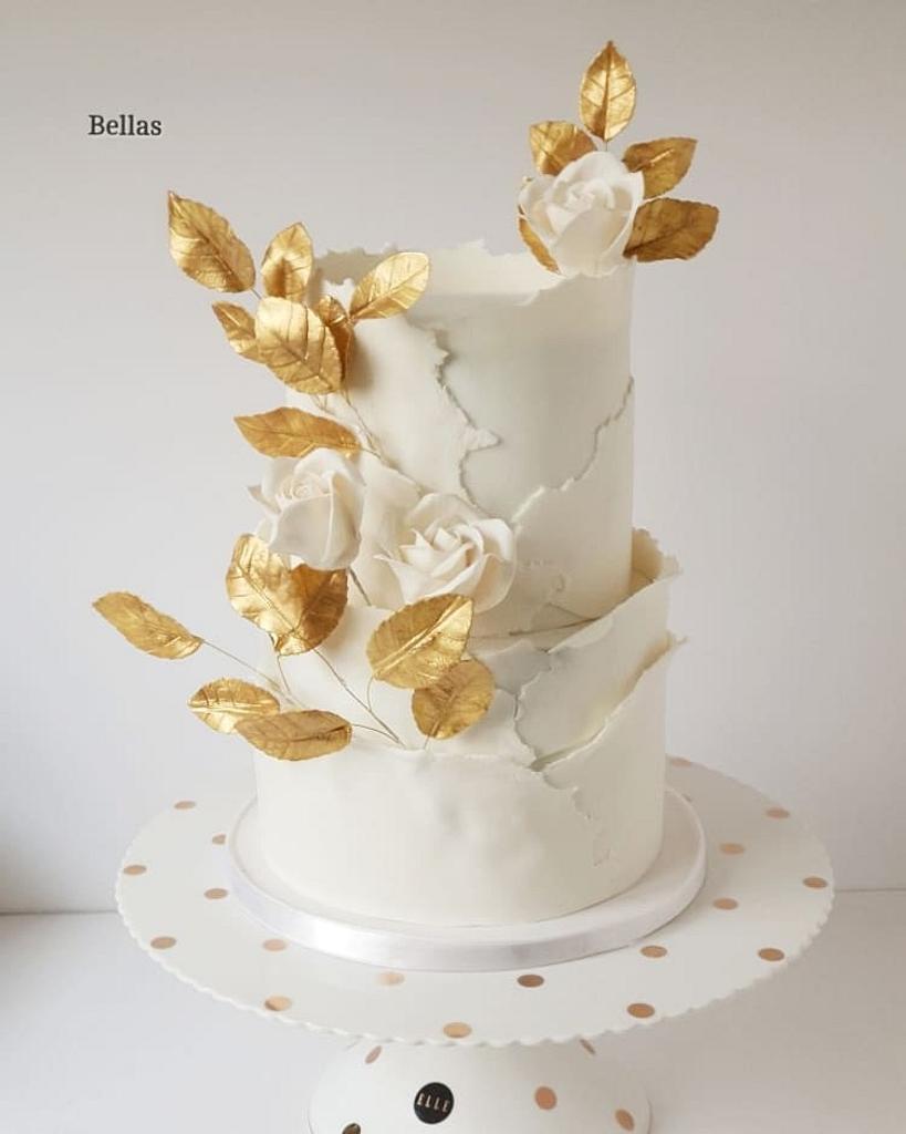 Engagement cake - Decorated Cake by Bella's Cakes - CakesDecor