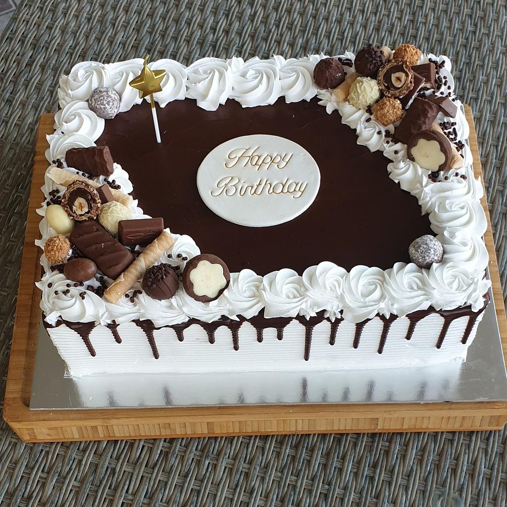 Birthday cake - Decorated Cake by Prodiceva - CakesDecor